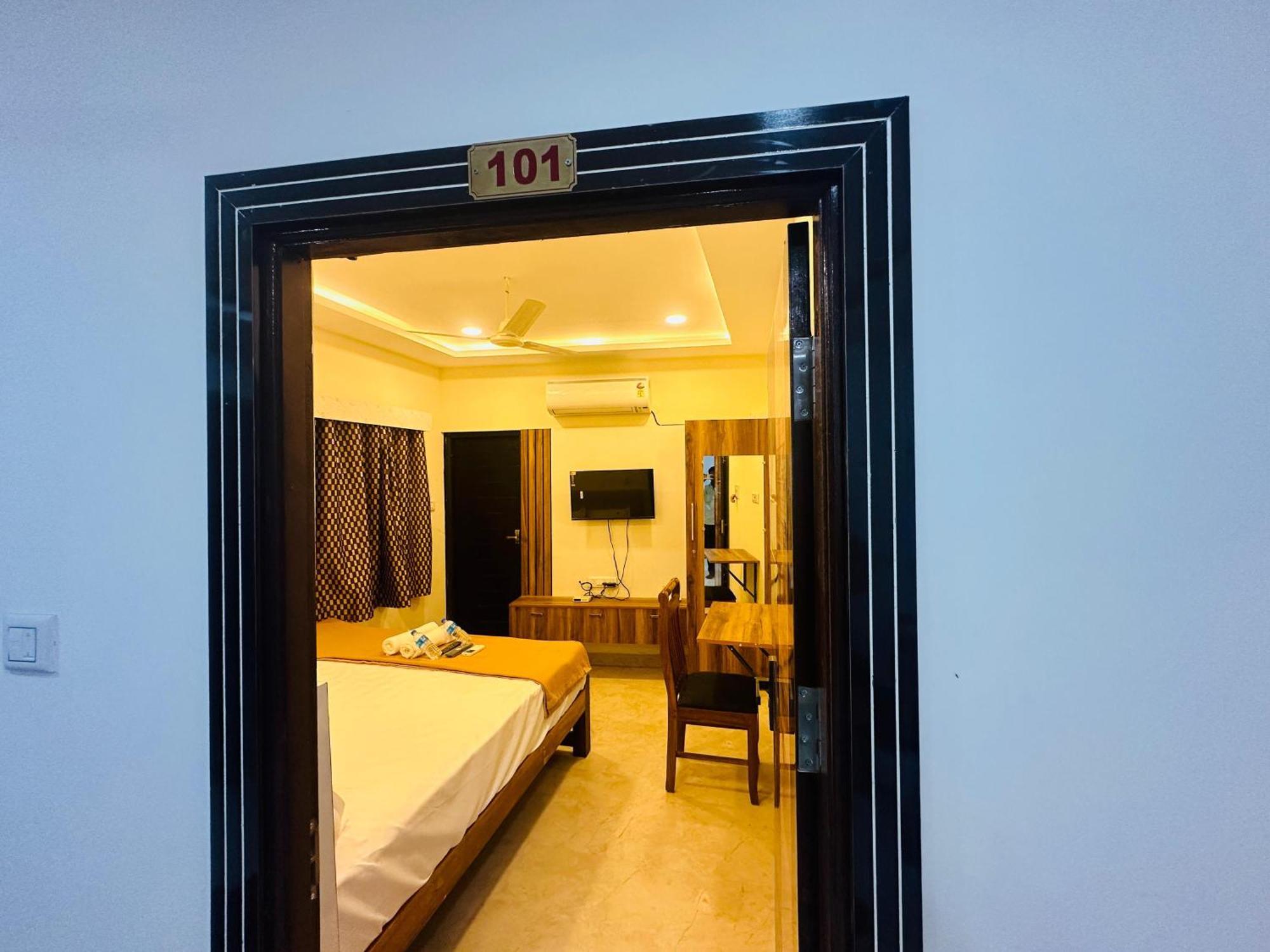 Tiruvannāmalai Mahadeepam Residencyヴィラ エクステリア 写真